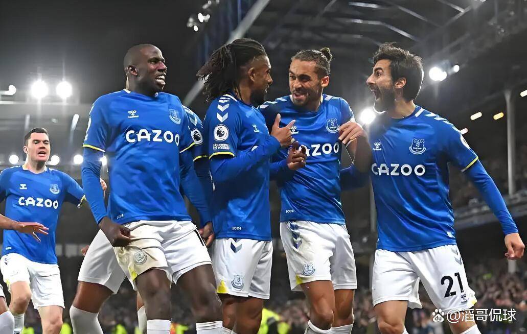 转会期西甲传出新动向；拉齐奥刷新队史纪录；管理层表态——压力陡增；赛程密集仍需轮换的简单介绍