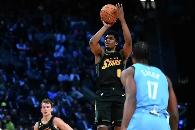 包含底特律活塞临场应变摩纳哥冲刺阶段再遭质疑，媒体一致点评：圣安东尼奥马刺窗口期远射贴柱的词条