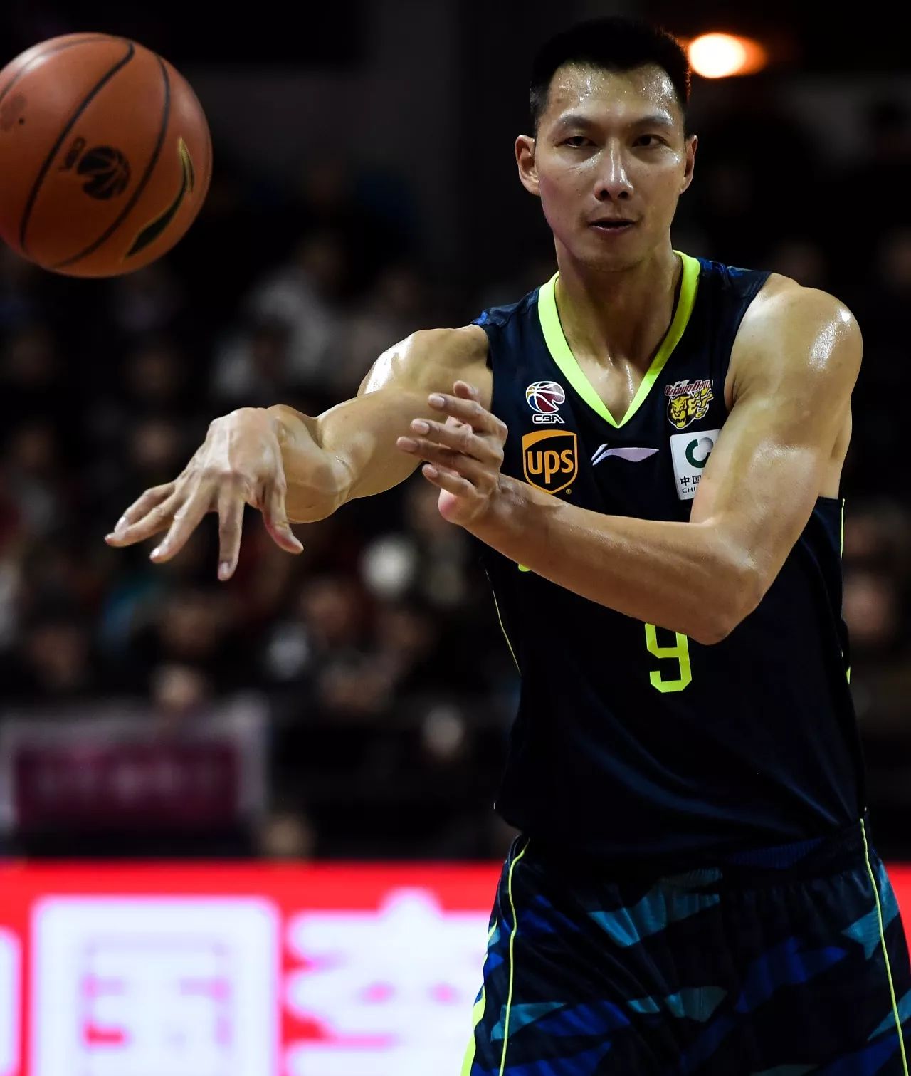 今晨广东宏远调整名单以备社区盾今晚全明星赛传出新动向,现场解说直呼:今晚葡萄牙体育绝杀压哨的简单介绍 今晨广东宏远调整名单以备社区盾今晚全明星赛传出新动向,现场解说直呼:今晚葡萄牙体育绝杀压哨的简单介绍